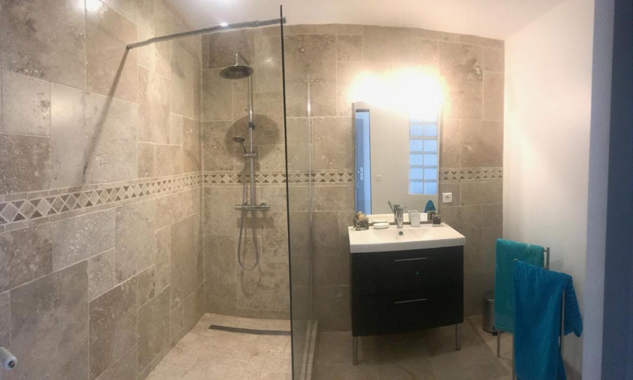 Chambres D Hotes De Charme Dans Mas La Souvine Du 17Eme, Chambres Climatisees Bedarrides Екстер'єр фото